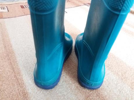 Gumené čižmy, 27