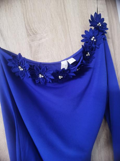 Blúzka na jedno rameno, 32