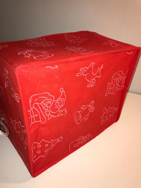 Vianočná červená krabica,