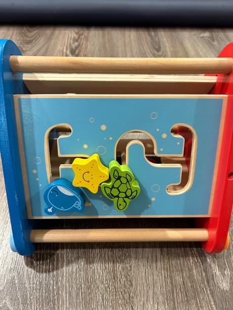 Hape interaktivna kocka pre deticky,