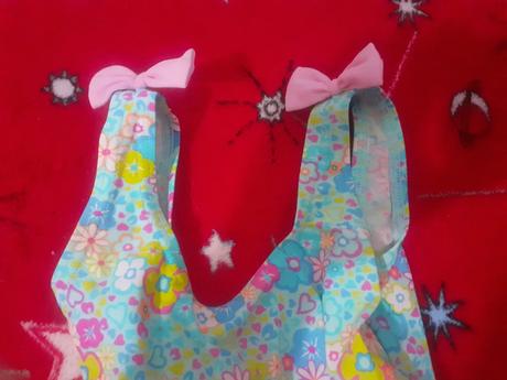 Dievčenské farebné plavky, 92