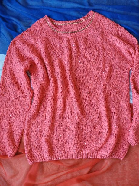 Lososový pulóver so zlatým vrkočom, l