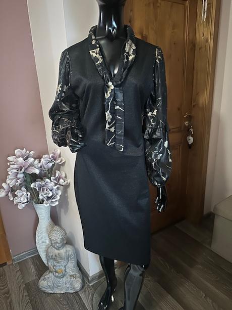 Nádherné čiernozlaté šaty zn. magenta, m / s