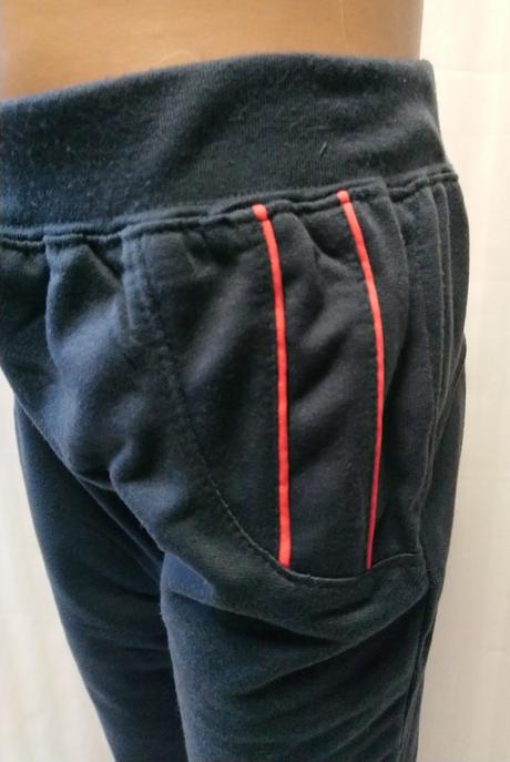 Dievčenské tm. sivé tepláky pásiky hopefine 110 cm, 110