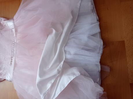 Dievčenske šaty, 134