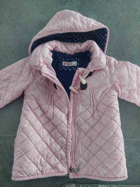 Krásna bledoružova bundička, 116