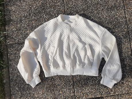 Krémová mikina velk. l- 40/42., l