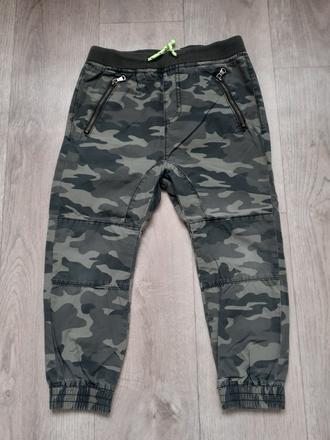 Maskáčové nohavice, zara,116