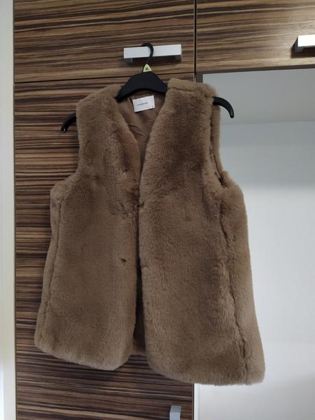 Vesta značky reserved, reserved,s