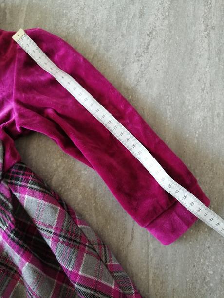 Dievčenské šaty zn bobbina so zamatom v110, 6-7 r, 110