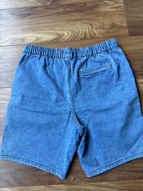 Riflove sortky vel m, primark,m