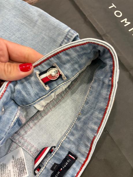 Tommy hilfiger nove detske riflove kratasy č.110, tommy hilfiger,110