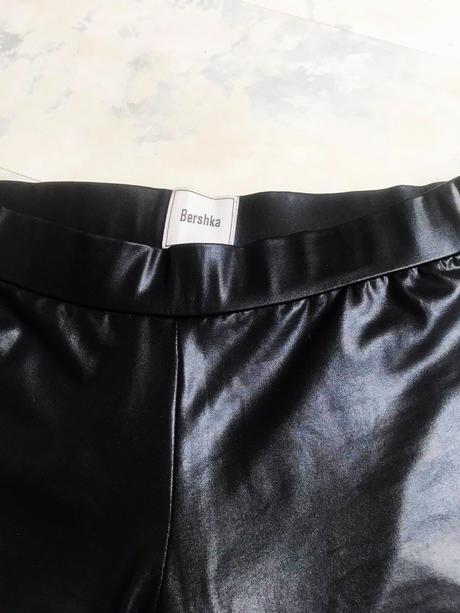 Luxusné legíny - jemne kovový vzhľad, bershka,l