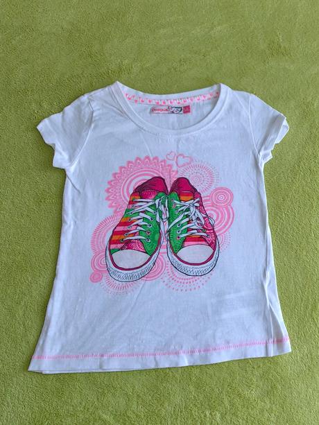 Raz oblečené tričko desigual, top stav, desigual,110