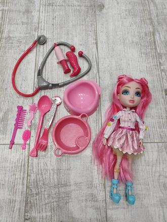 Bábika aj s príslušenstvom, 