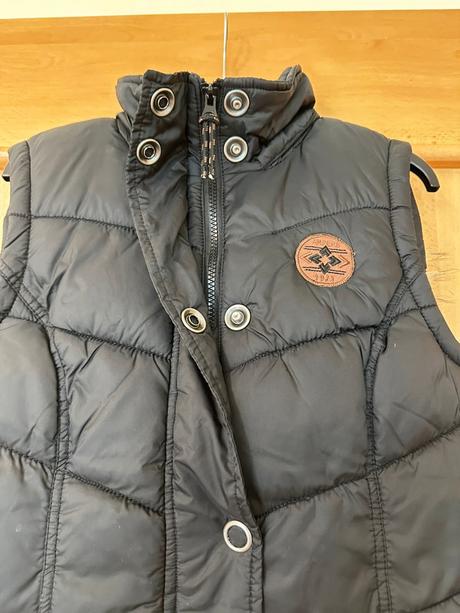 Čierna vesta s kapucňou, takko,s