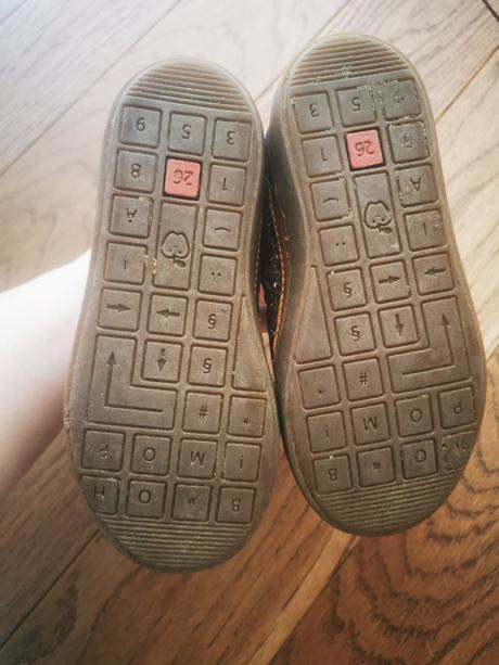 Kozene topanocky zn. shoo pom, 26