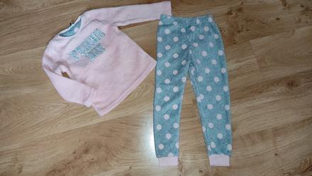 Teplé pyžamo top stav, 116