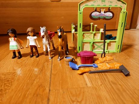 Playmobil - spirit s farmou, 