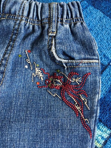 Krásne podšité rifle s výšivkou 104, 104