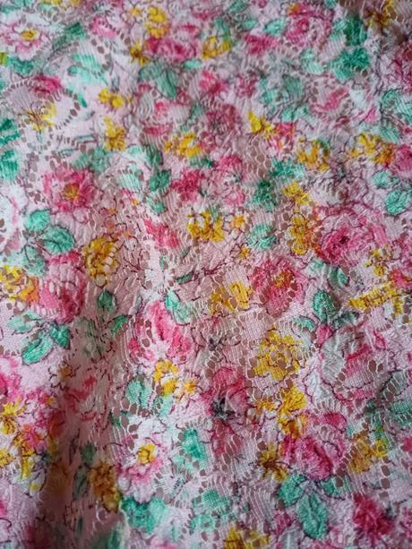 Krasne farebne cipkovane saty, primark,98