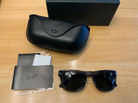 Persol slnečné okuliare sivé unisex, 