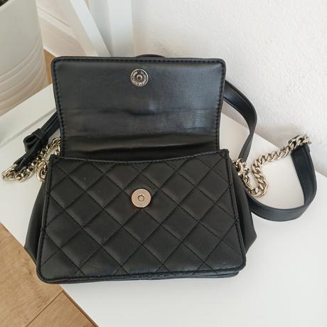 Čierna malá crossbody kabelka guess, guess