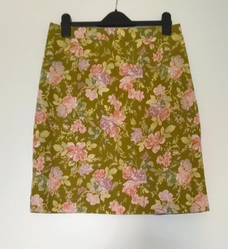 Kvietkovaná sukňa, laura ashley,m