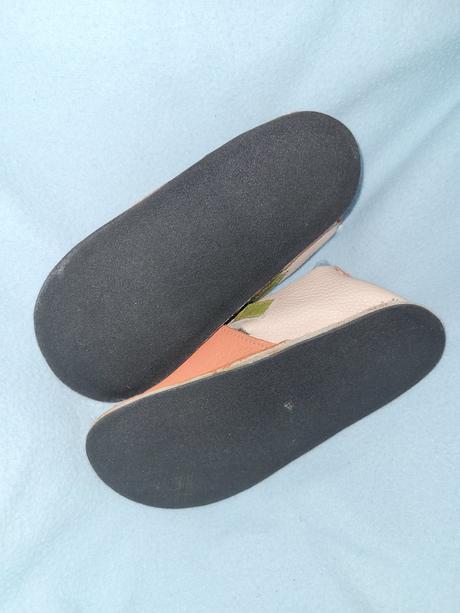 Tikki kožené capačky, nové, vd 18,5cm, tikki,29