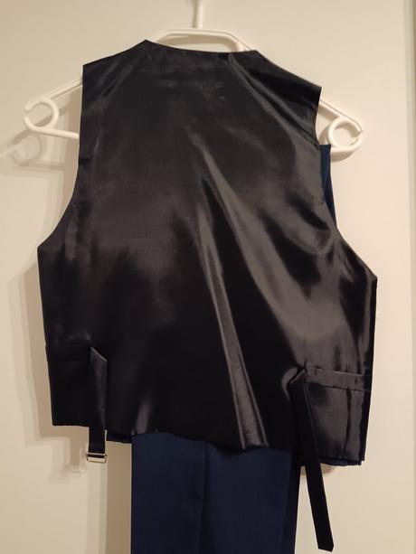 Chlapčenský oblek, 152