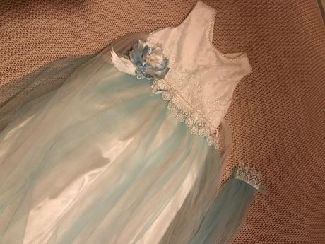 Slávnostné šaty, 134