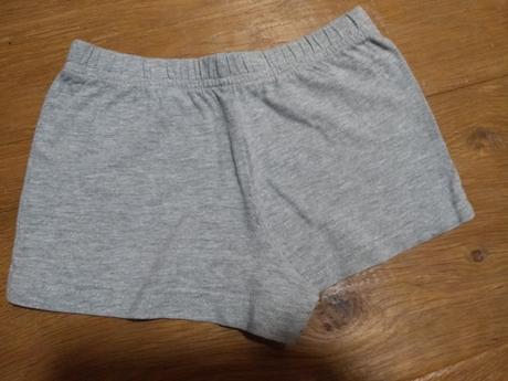 Dievcenske kratke nohavice, 116