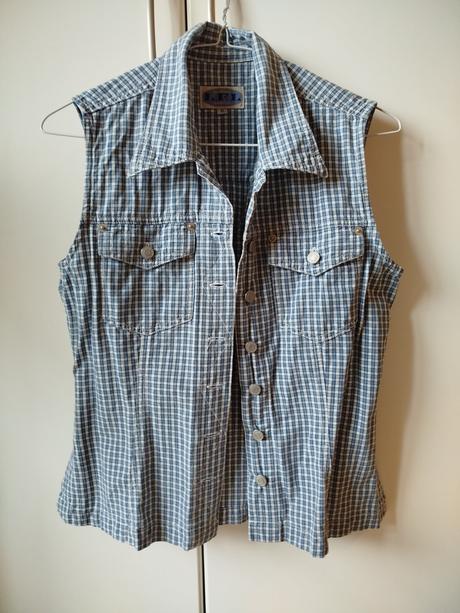 Košeľa bez rukávov veľ. 10/ s., s