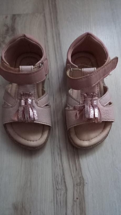 Sandalky 21 dievca-perletove topanky leskle, 21