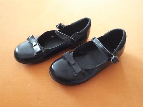 Krasne cierne lakovky s maslickou, 29