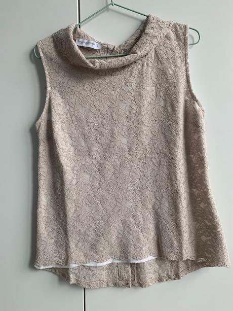 Béžový čipkovaný top rinascimento, l