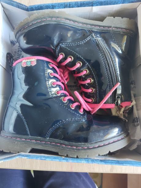 Lesklé kotníkové topánky, 27