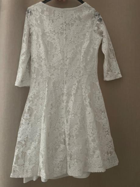 Cipkovane saty, bershka,s