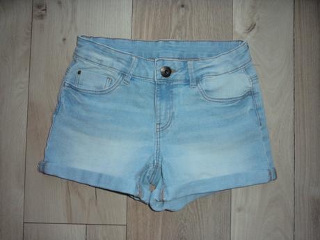 Šortky, c&a,158