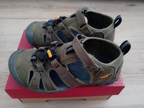 Sandálky, keen,31