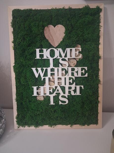 Machový obraz s nápisom, 