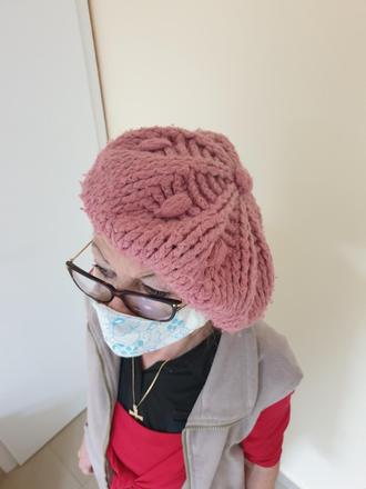 2 baretky - ručne pletené,