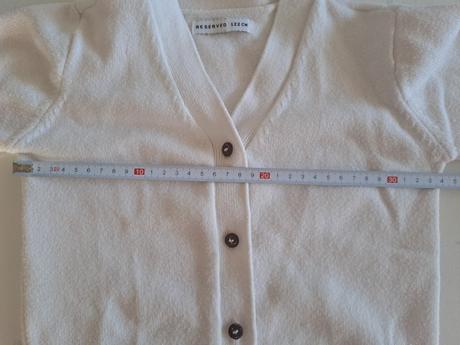 Biely svetrík reserved, reserved,122