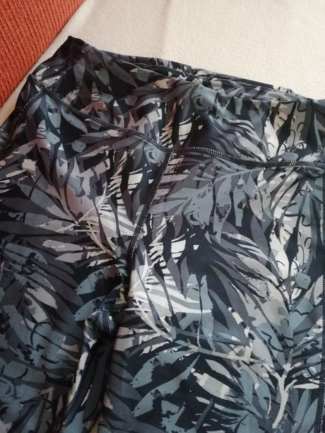 3/4 športové legíny s vyšším pásom, s