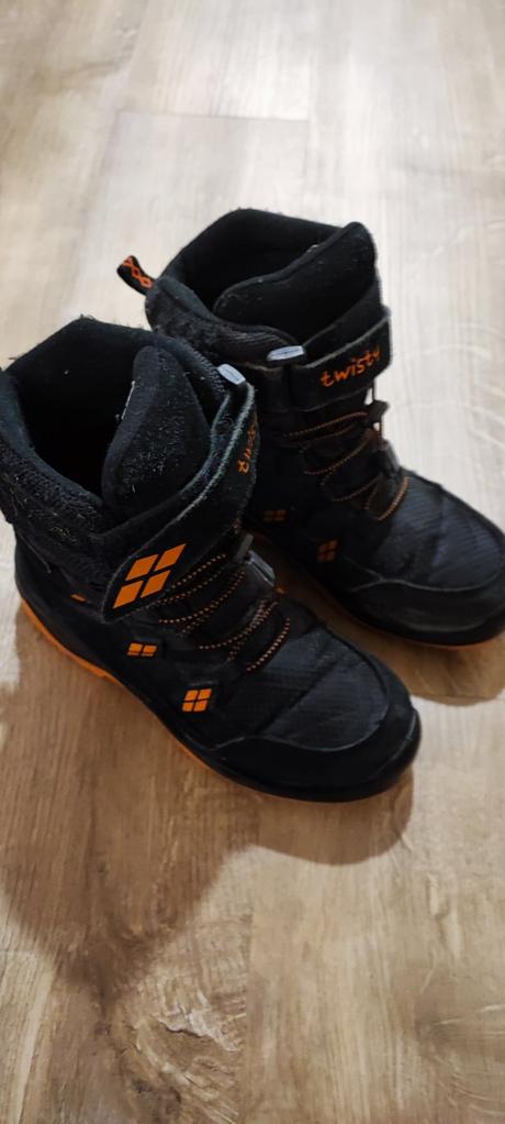 Snehule twisty 34, 34