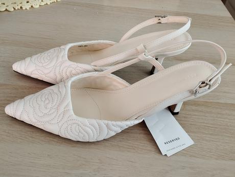 Lodicky, reserved,40