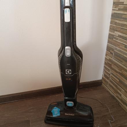 Tyčový vysávač, electrolux