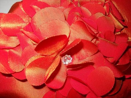 Plesové večerné luxusné hodvábne šaty z paríža, m