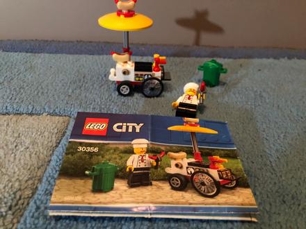 Lego city 30356 predavač hot dogov,