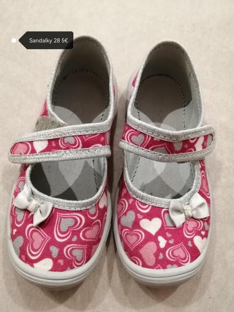 Sandálky, 28